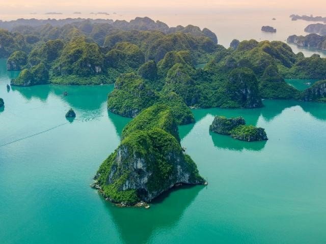 14 Days VIETNAM EXPLORER